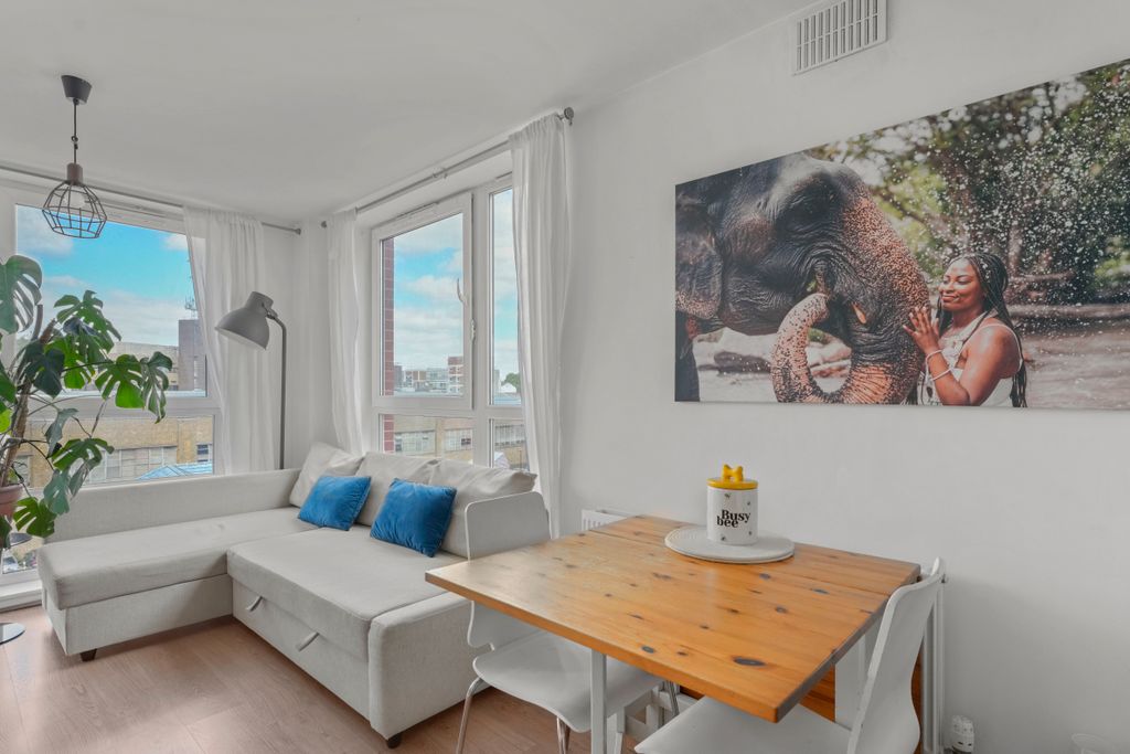Property photo 3 of 13 _Akp0868