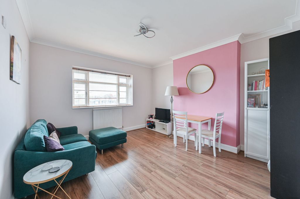 Property photo 2 of 12