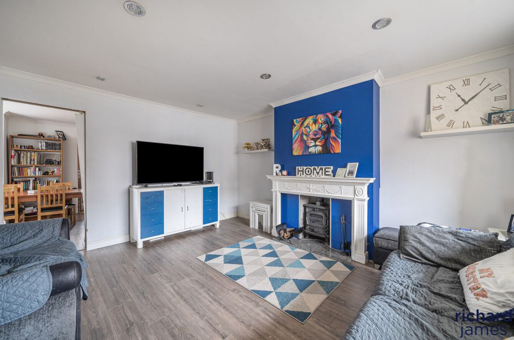 Property photo 3 of 12 4B1E5F5701434323Bad6Cfdf6Faf09A9