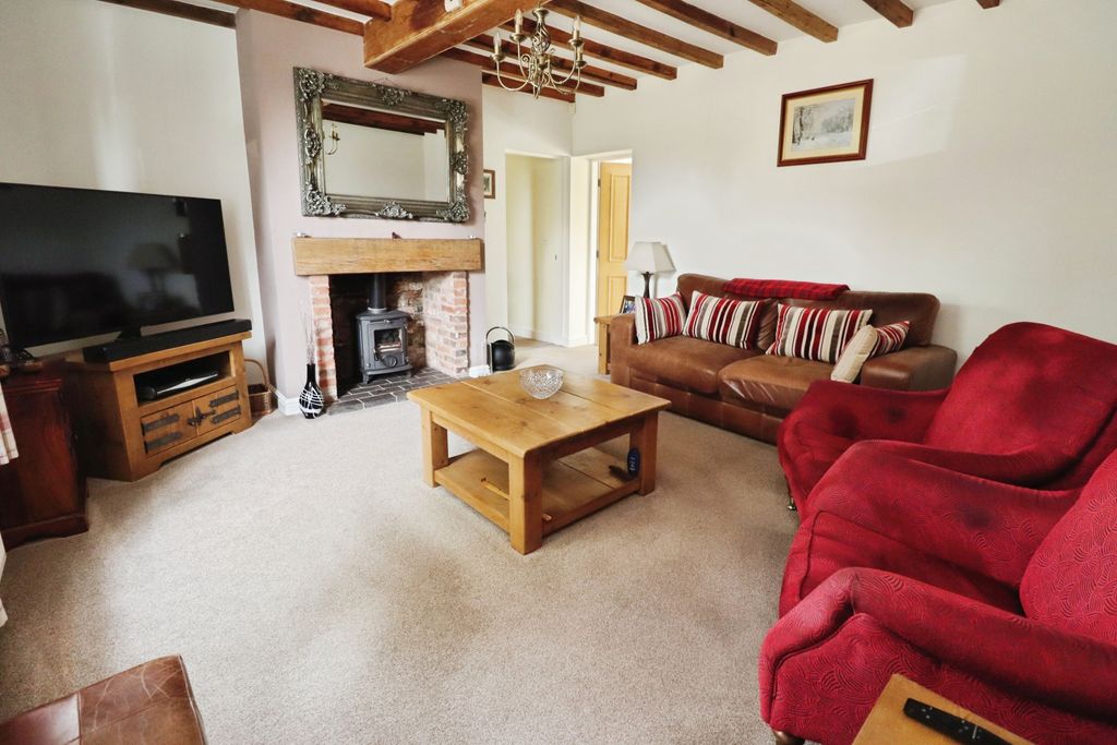 Property photo 2 of 39