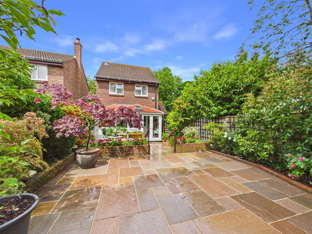 Property photo 3 of 30 Cam01563G0-Pr0259-Still029.Jpg