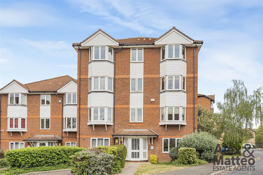 Property photo 1 of 19 Rossetti Road