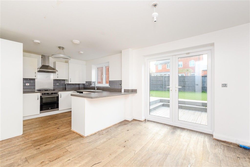 Property photo 3 of 11 Kitchen/ Breakfast Room