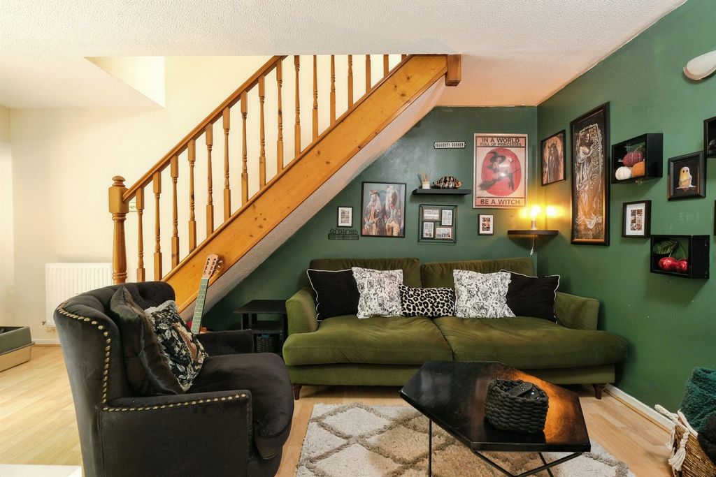 Property photo 3 of 23