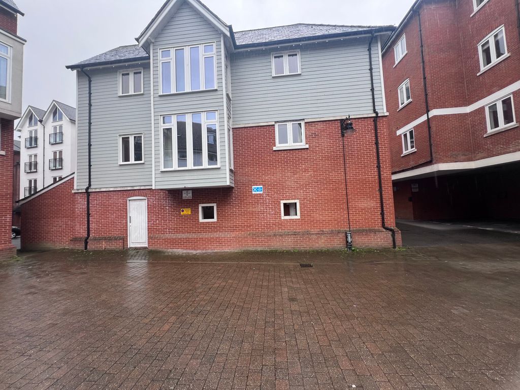 Property photo 1 of 6 Exterior