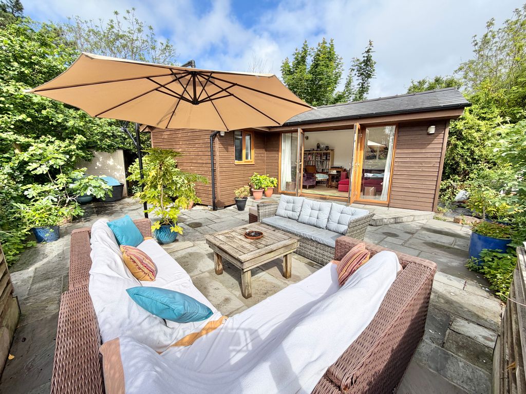 Property photo 2 of 21 Rear Garden Patio &amp; Chalet