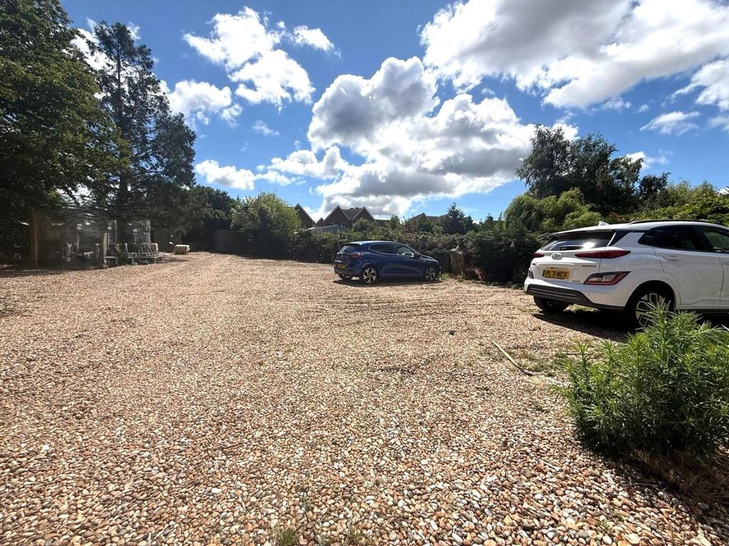 Property photo 2 of 13 41F996Ab-2B90-4652-Ad39-A2Bc50E93Ed1.Jpeg