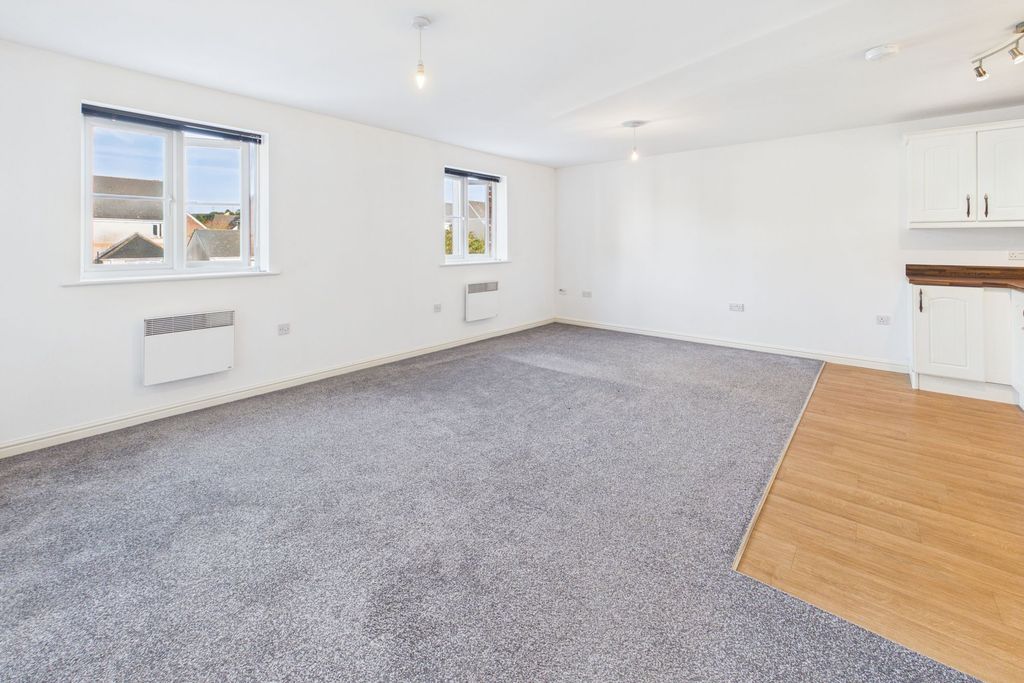 Property photo 3 of 8