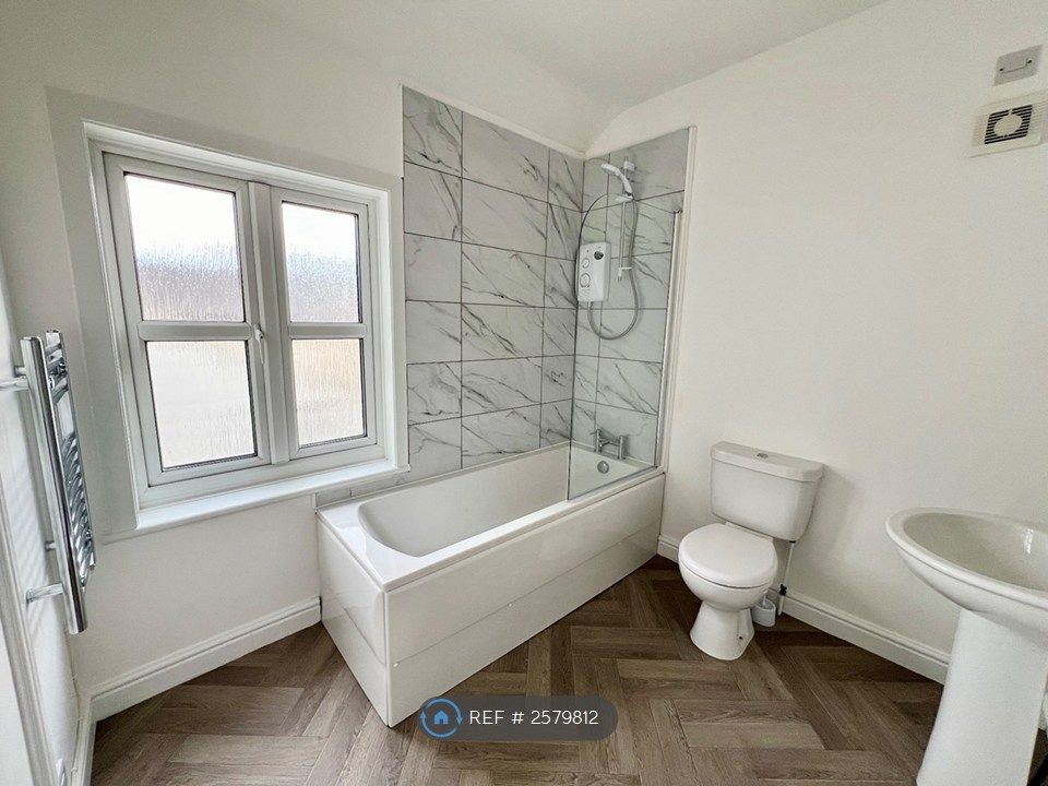 Property photo 3 of 5 Bathroom