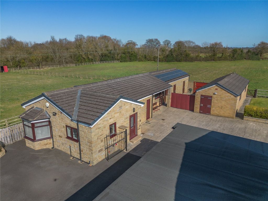 Property photo 3 of 27 Bungalow Annex