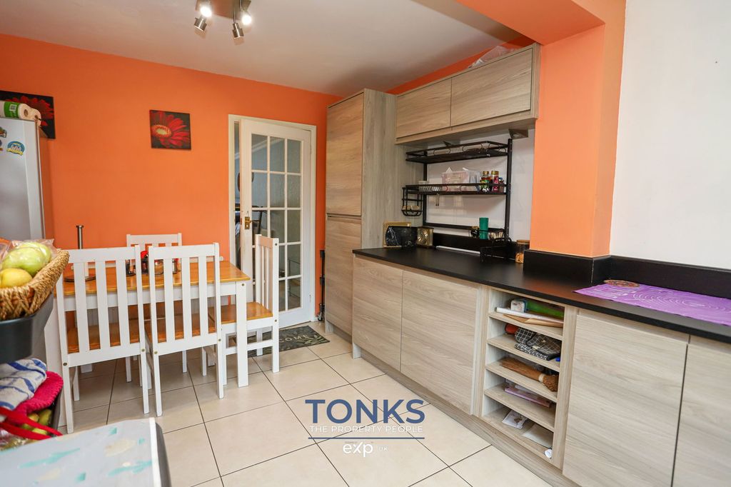 Property photo 3 of 18