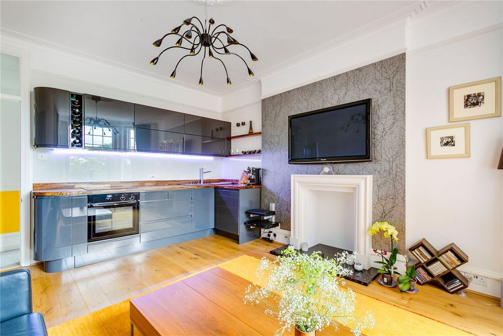 Property photo 3 of 6