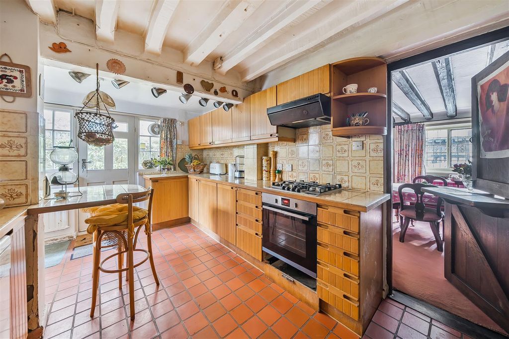 Property photo 3 of 60 Kitchen