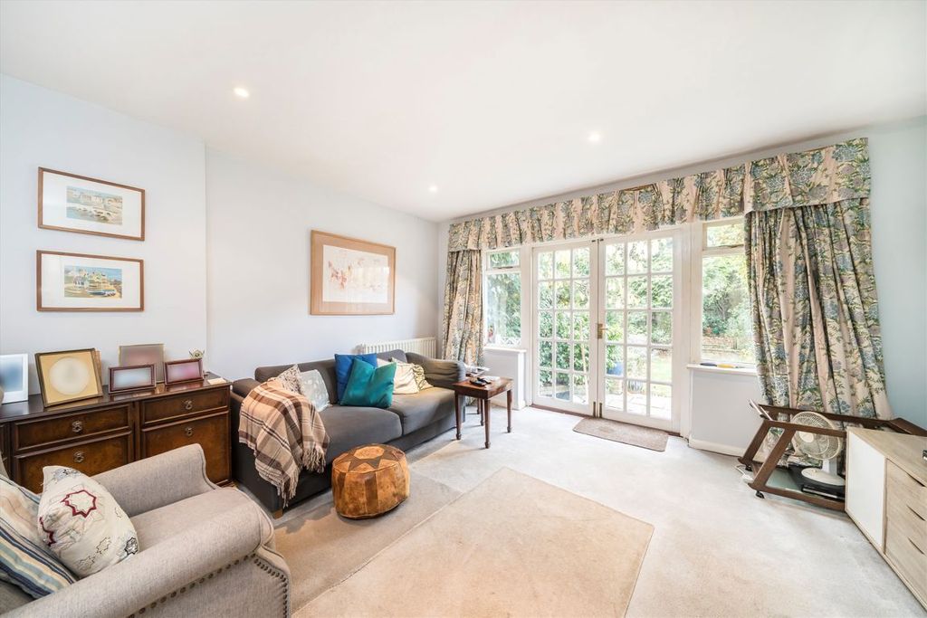 Property photo 3 of 6