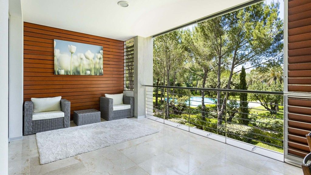 Property photo 2 of 14 Terrace