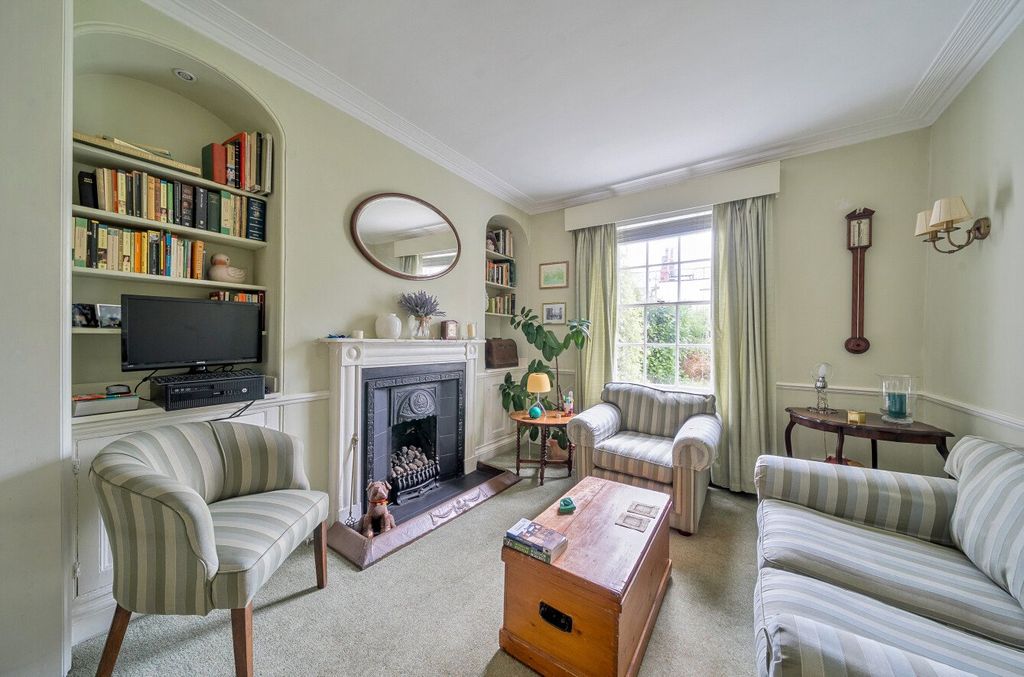 Property photo 2 of 14 Sitting Room