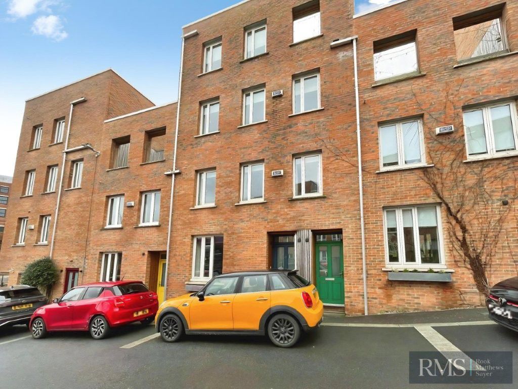 Property photo 1 of 12 Photo 9