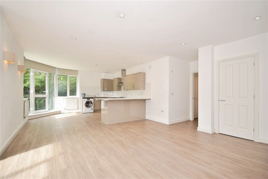 Property photo 3 of 10 Kitchen/Diner