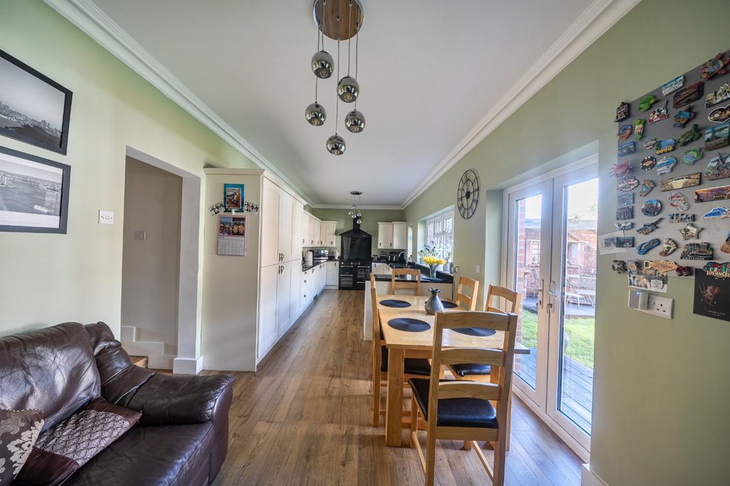 Property photo 3 of 27 Picture No. 80