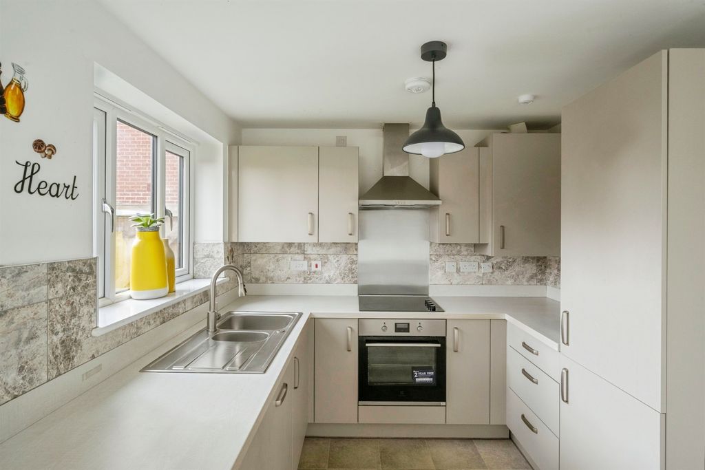 Property photo 2 of 16