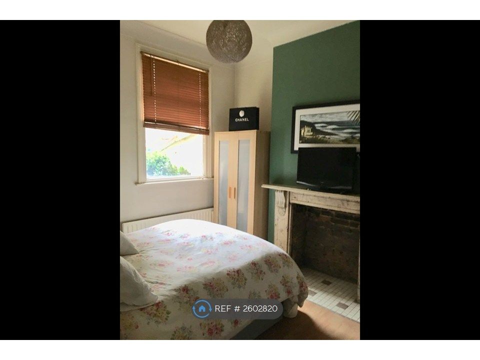 Property photo 2 of 5 Bedroom