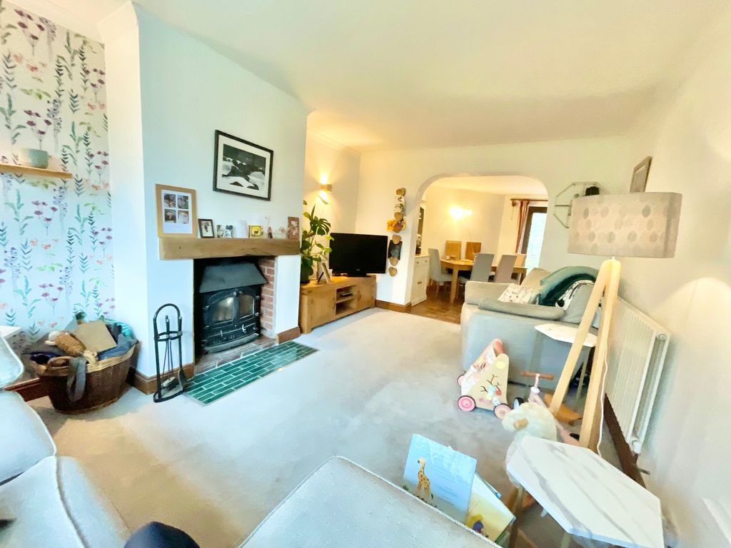 Property photo 2 of 16