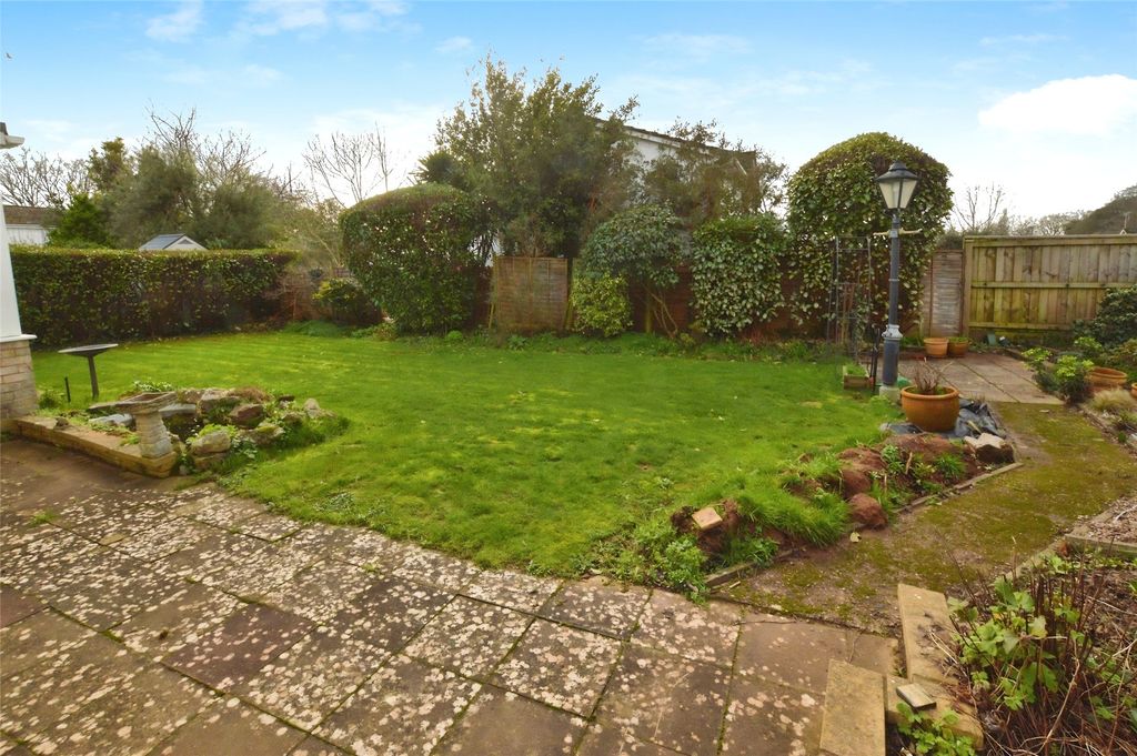 Property photo 3 of 17 Garden