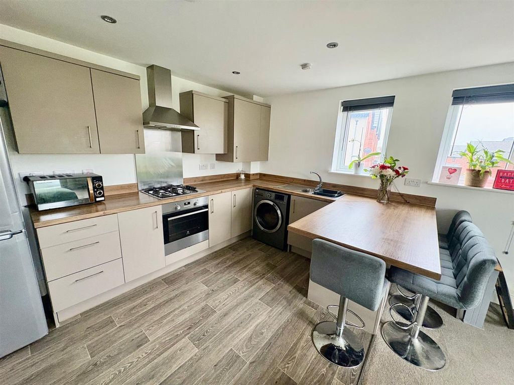 Property photo 2 of 9