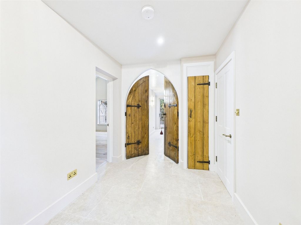 Property photo 3 of 25 Picture No. 04