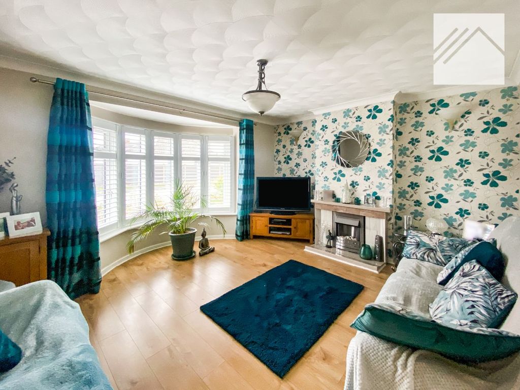 Property photo 2 of 34