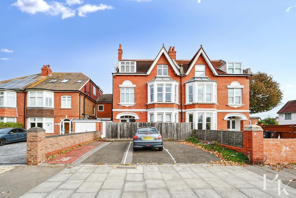 Property photo 1 of 29 Flt 5, 145 New Church Road (28).Jpg