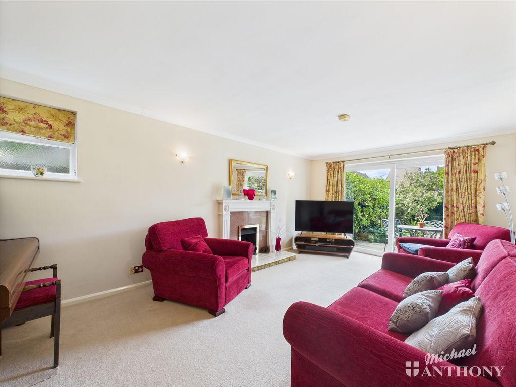 Property photo 2 of 23 Cam02773G0-Pr0304-Still014