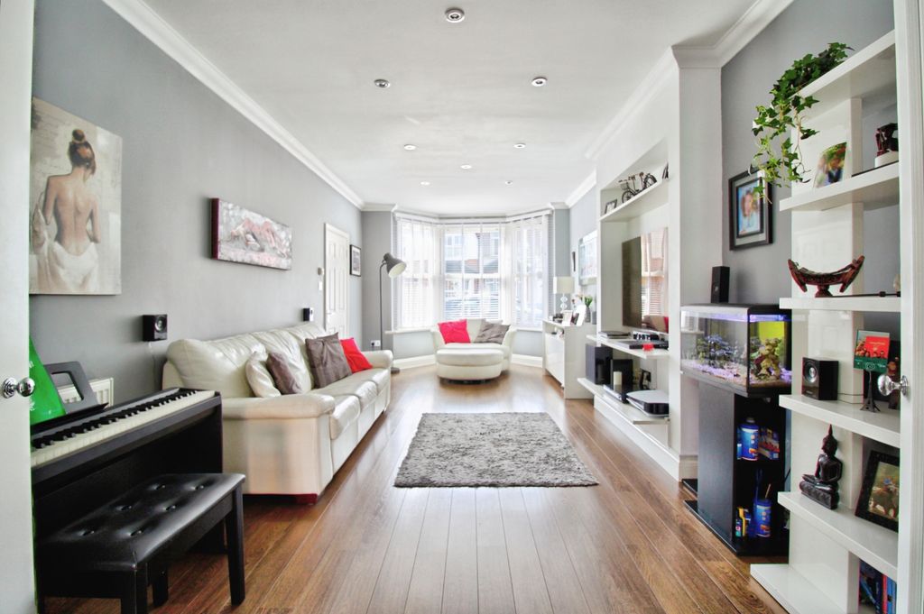 Property photo 1 of 33 2