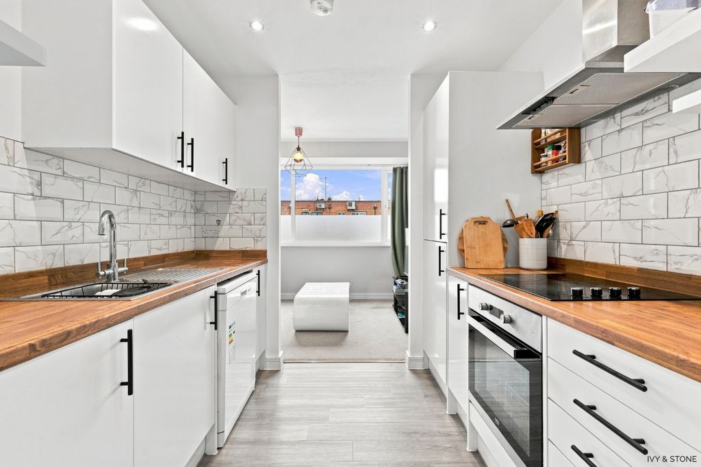 Property photo 1 of 11 5517651