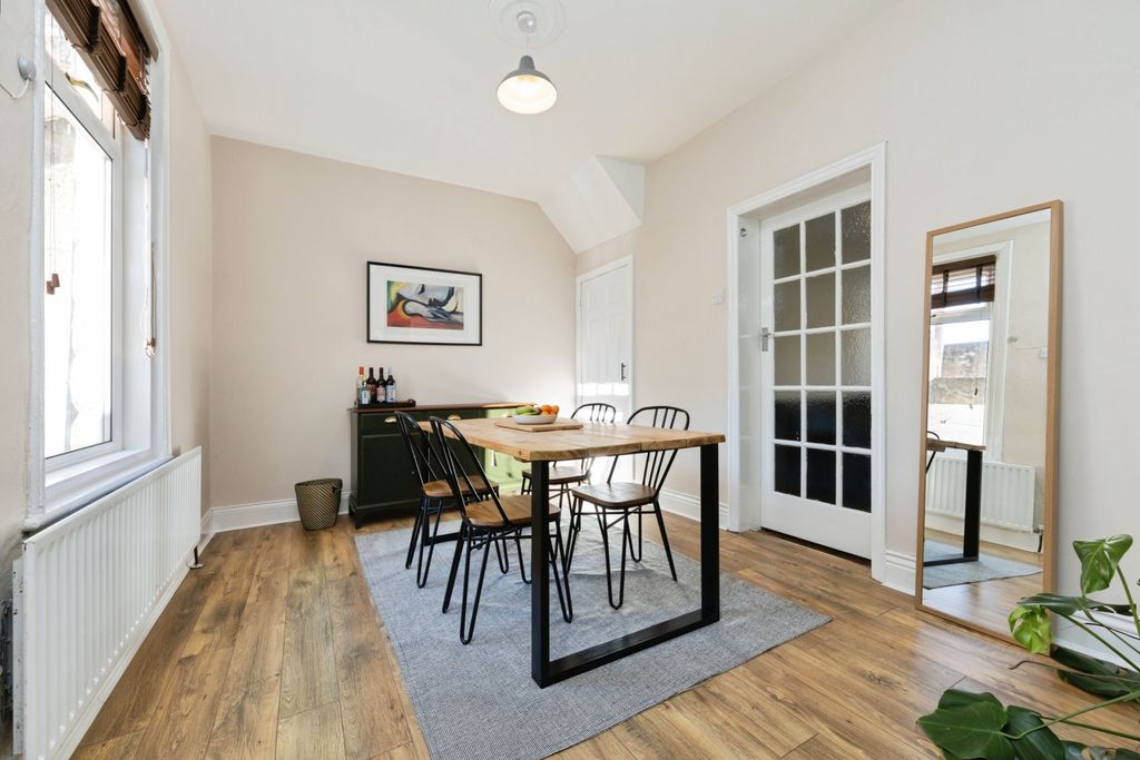 Property photo 3 of 14 Dining Room