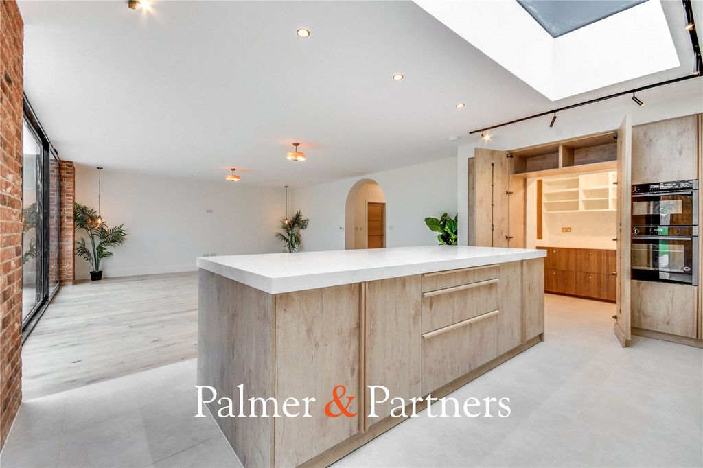 Property photo 2 of 40 Picture No. 29