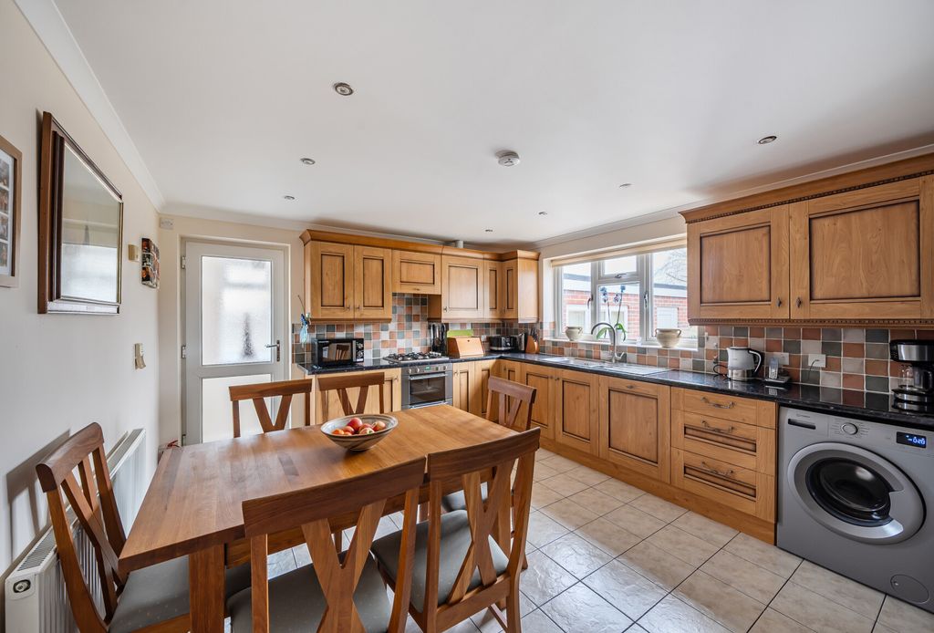 Property photo 2 of 21 1417111-7-699848A...