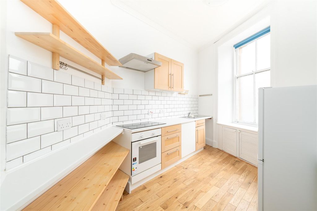 Property photo 3 of 9 20_Queen_Street-05.Jpg