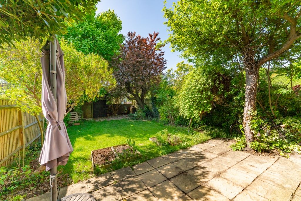 Property photo 1 of 15 Photo 11