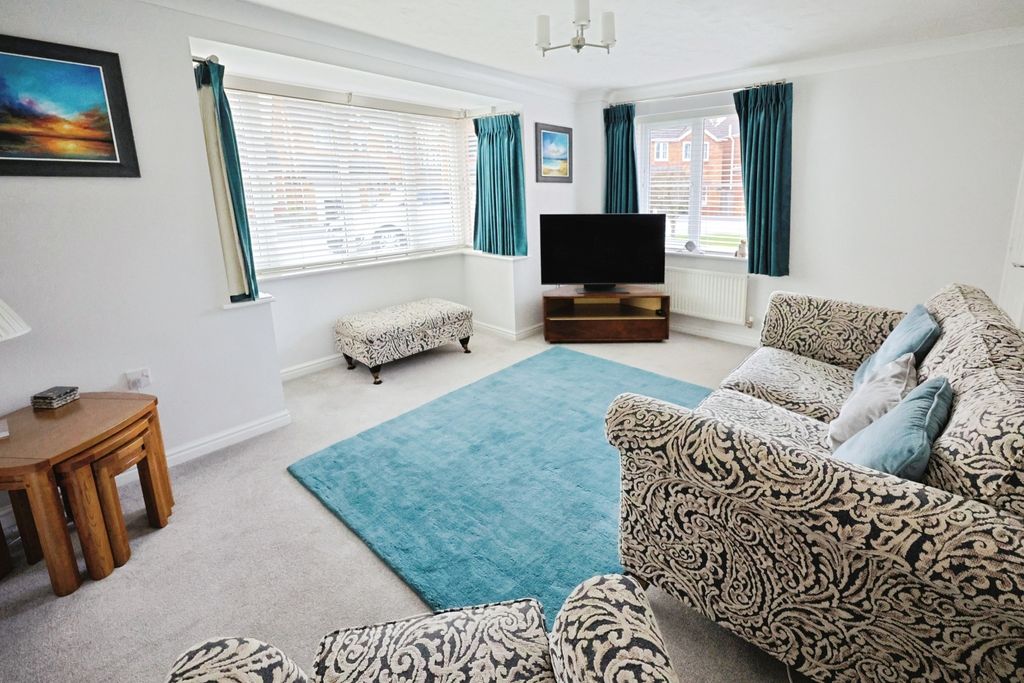 Property photo 3 of 17 Pbox-Img.Jpg