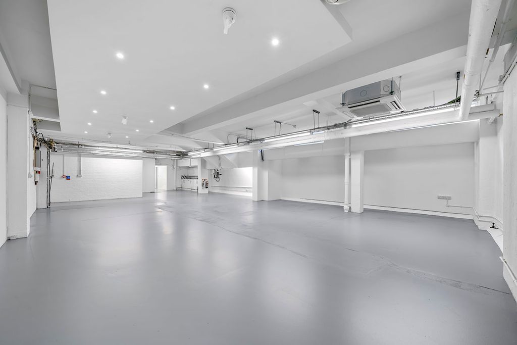 Property photo 3 of 10 Picture 3