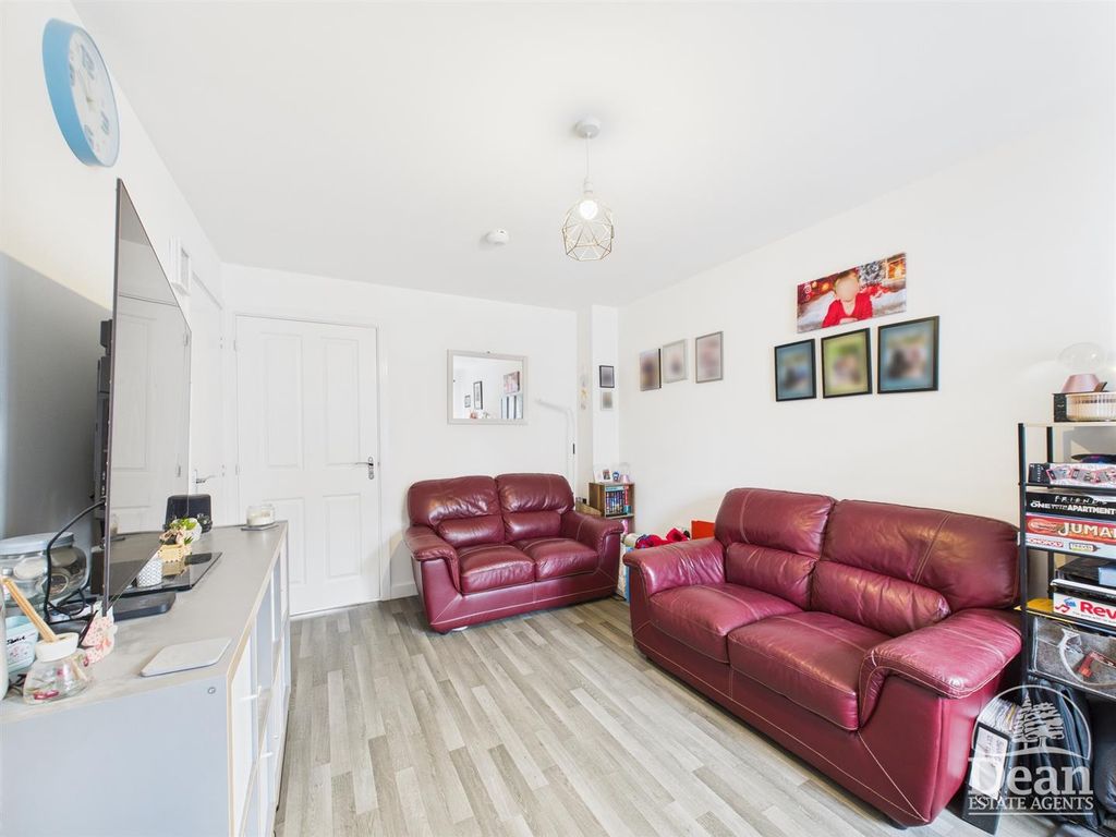 Property photo 3 of 14