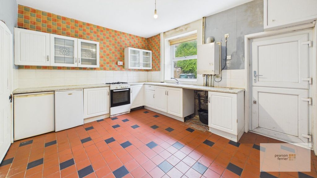 Property photo 3 of 8 Cam05165G0-Pr0168-Still001.Jpg