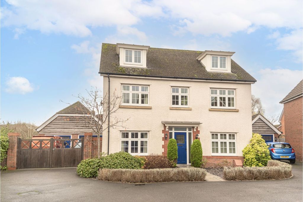 Property photo 1 of 24