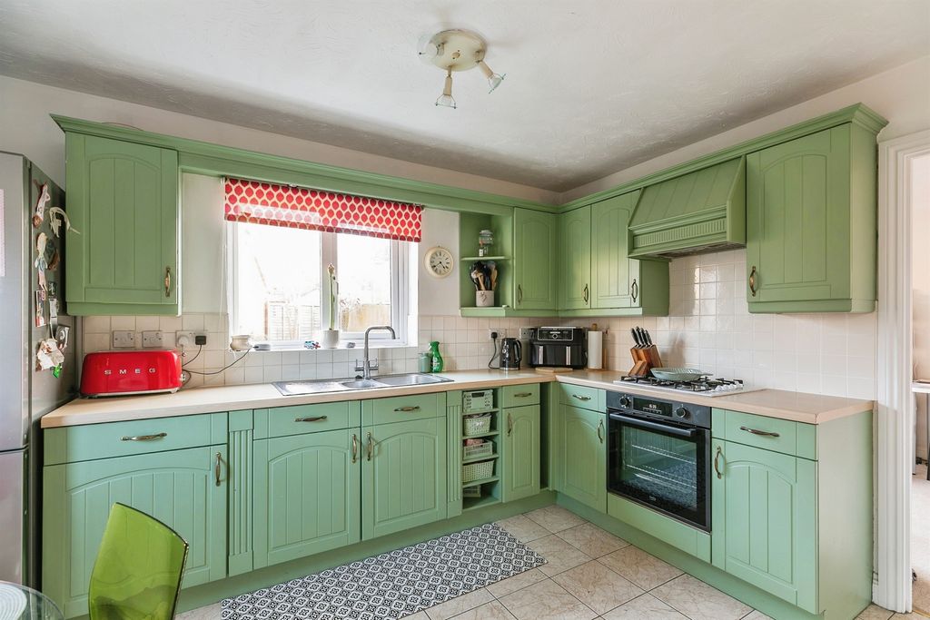 Property photo 3 of 17