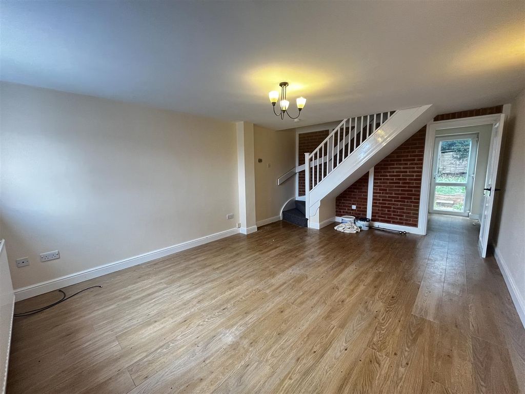 Property photo 2 of 12 Living Room (1/2)