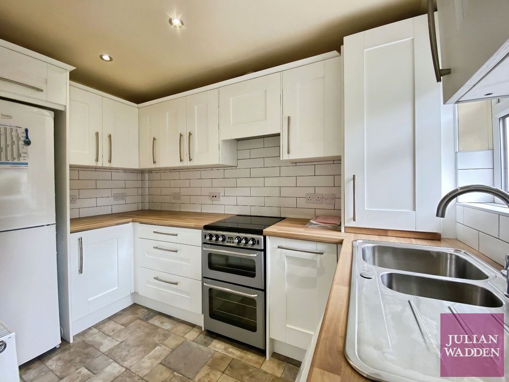 Property photo 2 of 8 Picture No. 16