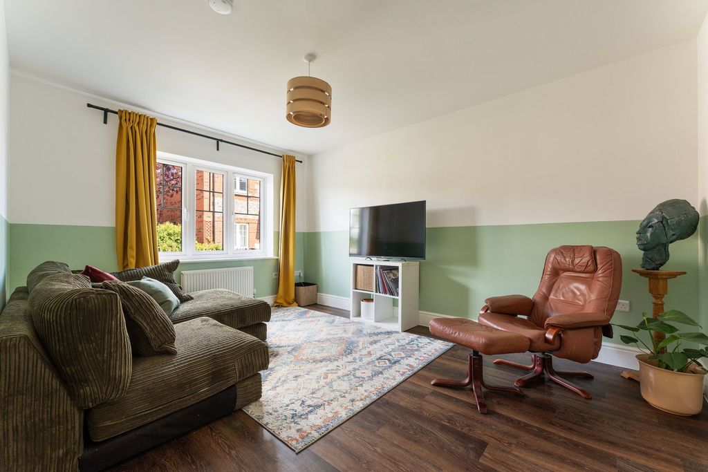 Property photo 2 of 20