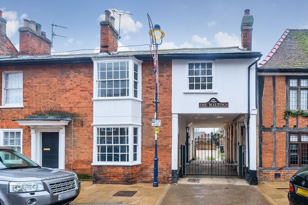 Property photo 1 of 21