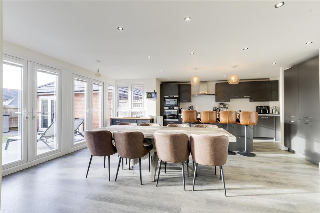 Property photo 3 of 30 1447.Jpg